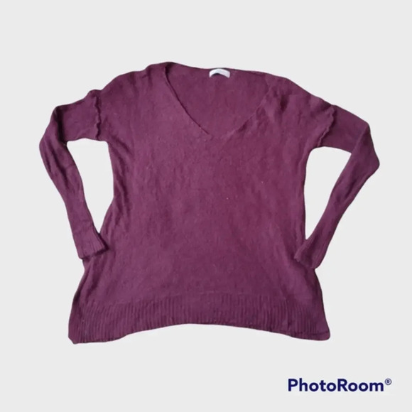 ABERCROMBIE & FITCH long sleeve knitted sweater 7” slits up both sides. 25% wool - Picture 1 of 3